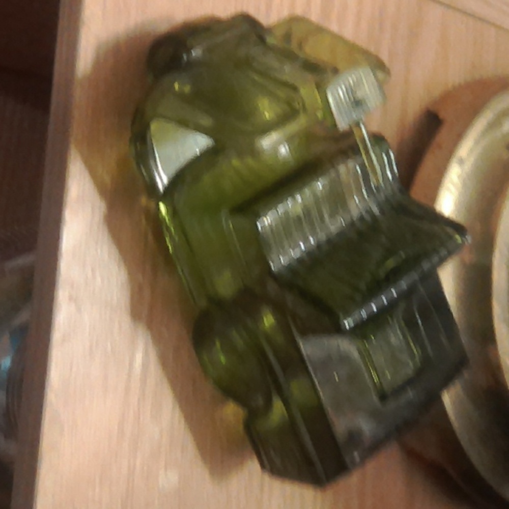Avon Men's Wild Country  Aftershave in Jeep decanter.